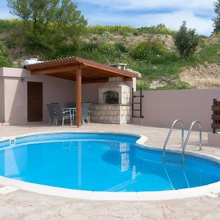 Afroditi House Stroumbi Стая снимка